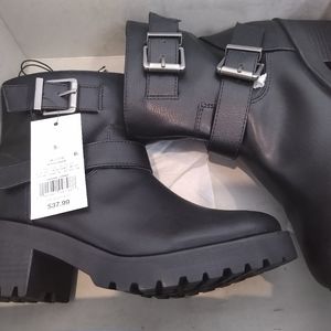 NIB black Faux leather boots goth never worn 5.5